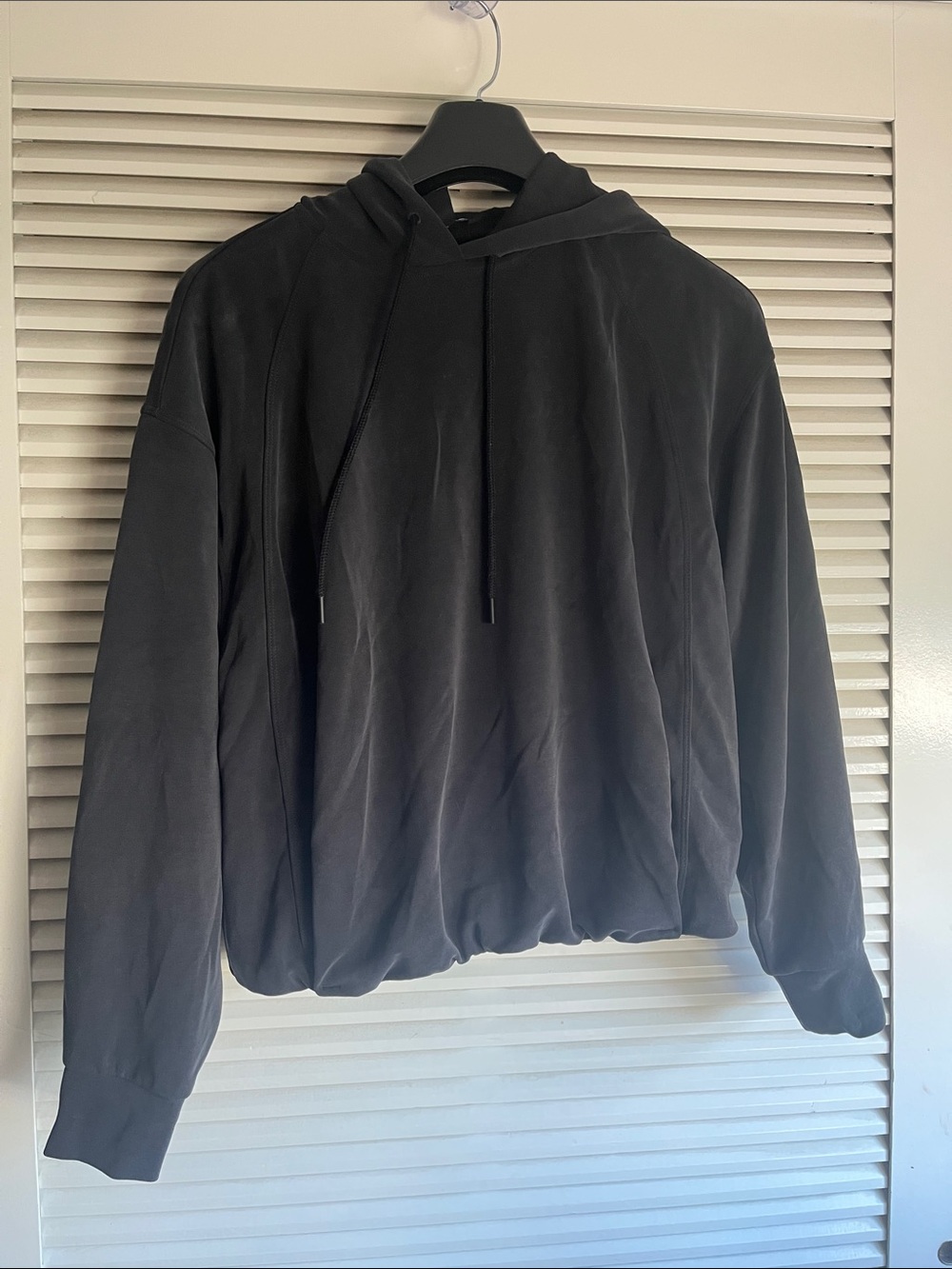 Athleta Bubble Hem Black Pullover Hoodie